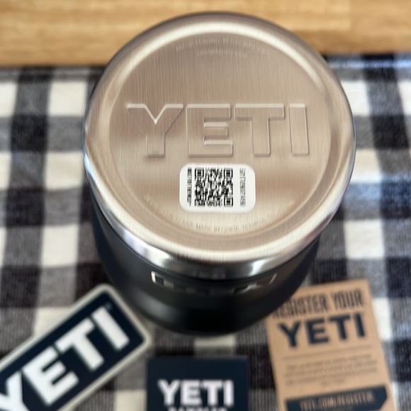 YETI RAMBLER 30ozTUMBLER - Picture 3 of 4